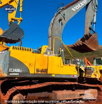 Escavadeira Volvo EC240BLC