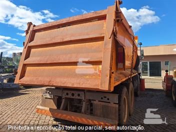 Caminhão Mercedes-Benz Axor 4144 K 6x4 2p (diesel)