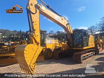 Escavadeira Caterpillar 320
