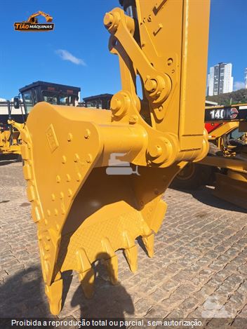 Escavadeira Caterpillar 320