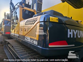 Escavadeira Hyundai HX220L-LR