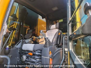 Escavadeira Hyundai HX220L-LR
