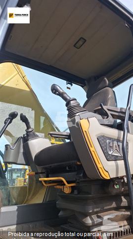 Escavadeira Caterpillar 320