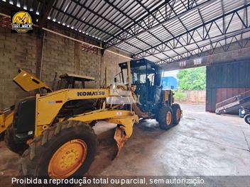 Motoniveladora Komatsu 835A