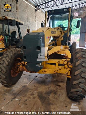 Motoniveladora Komatsu 835A