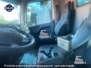 Caminhão Volkswagen 31-320 E Constellation 6x4 3-Eixos 2p (Diesel)