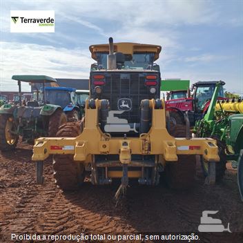 Motoniveladora John Deere 620G