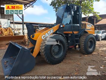 Pá Carregadeira Case 621E