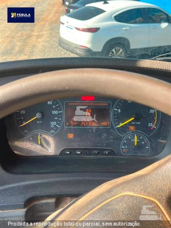 Caminhão Mercedes-Benz Axor 2831 6x4 2p (diesel)