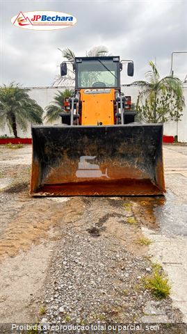 Pá Carregadeira Case W20E
