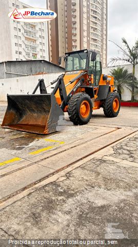 Pá Carregadeira Case W20E