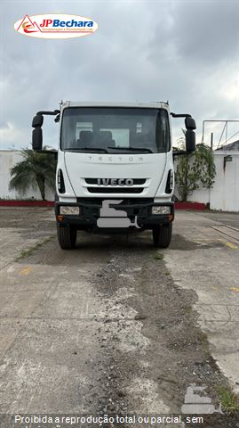 Caminhão Iveco TECTOR 260E30 6x4 2p (Diesel)(E5)