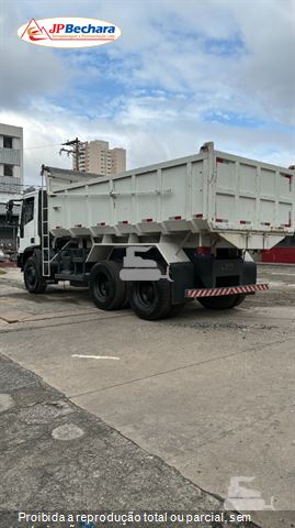 Caminhão Iveco TECTOR 260E30 6x4 2p (Diesel)(E5)