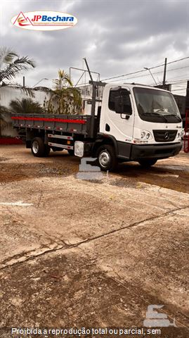 Caminhão Mercedes-Benz Accelo 815 2p (Diesel) (E5)