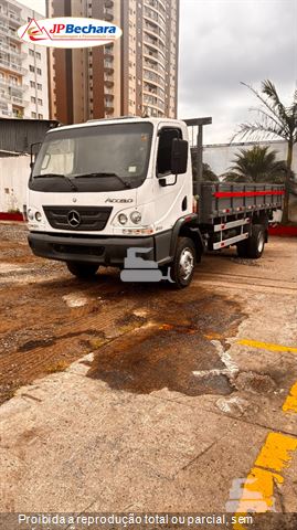 Caminhão Mercedes-Benz Accelo 815 2p (Diesel) (E5)