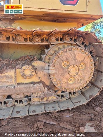 Trator de Esteira Caterpillar D4