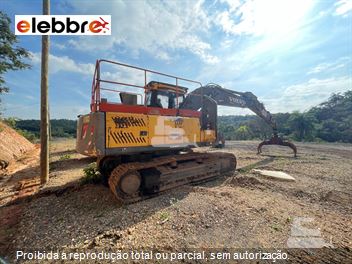 Escavadeira Volvo EC220DL