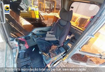 Escavadeira Volvo EC210BLC