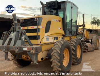 Motoniveladora New Holland RG140B