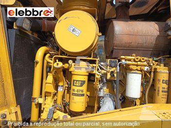 Trator de Esteira Caterpillar D8T