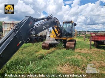 Escavadeira John Deere 210GLC