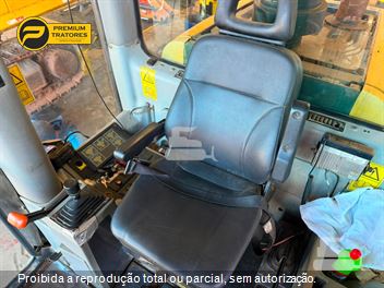 Motoniveladora New Holland RG170B