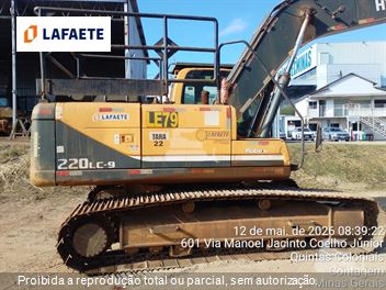 Escavadeira Hyundai R220LC-9