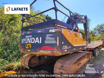 Escavadeira Hyundai R220LC-9