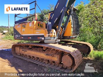 Escavadeira Hyundai R220LC-9