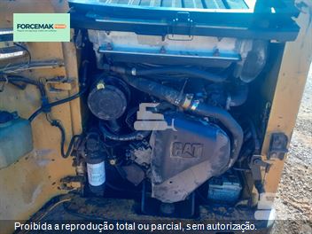 Mini-Carregadeira Caterpillar 226B