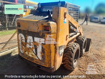 Mini-Carregadeira Caterpillar 226B