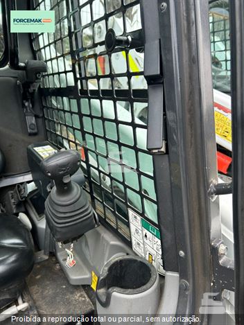 Mini-Carregadeira Bobcat S570