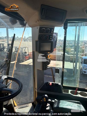 Pá Carregadeira Caterpillar 966L