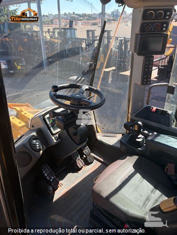 Pá Carregadeira Caterpillar 966L