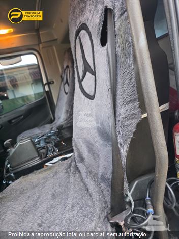 Caminhão Mercedes-Benz Axor 3131 6x4 2p (diesel)(E5)