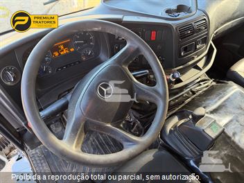 Caminhão Mercedes-Benz Axor 3131 6x4 2p (diesel)(E5)