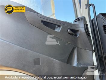 Caminhão Mercedes-Benz Axor 3131 6x4 2p (diesel)(E5)
