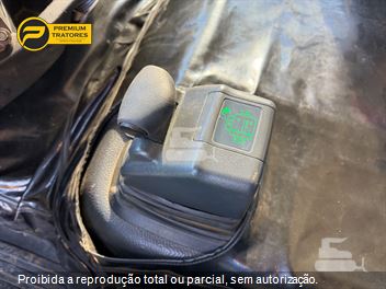 Caminhão Mercedes-Benz Axor 3131 6x4 2p (diesel)(E5)