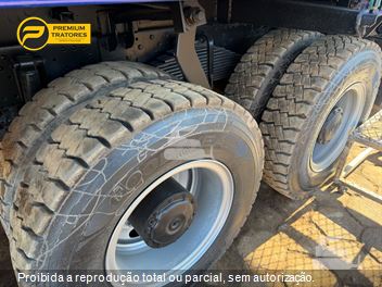 Caminhão Mercedes-Benz Axor 3131 6x4 2p (diesel)(E5)