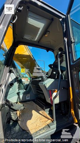 Escavadeira XCMG XE225BR