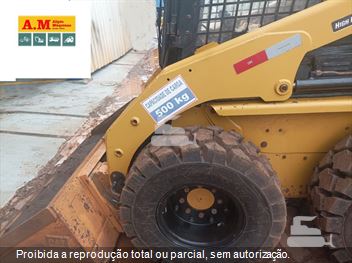 Mini-Carregadeira Caterpillar 226B 3