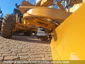Motoniveladora Caterpillar 140K