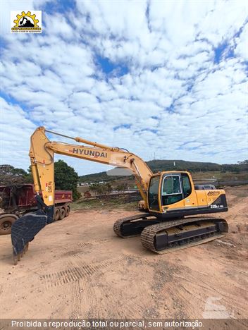 Escavadeira Hyundai R220LC-9S