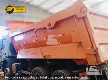 Caminhão Mercedes-Benz Axor 3131 6x4 2p (diesel)(E5)