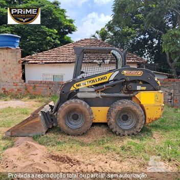 Mini-Carregadeira New Holland L220