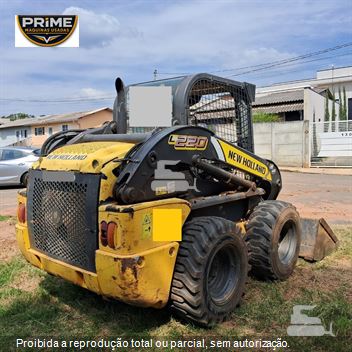 Mini-Carregadeira New Holland L220