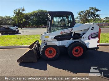 Mini-Carregadeira Bobcat S550