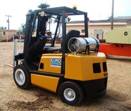 Empilhadeira Yale GP25RE
