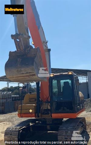 Escavadeira Caterpillar 320D