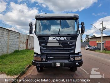 Caminhão Scania G-440 A 6x4 2p (diesel)